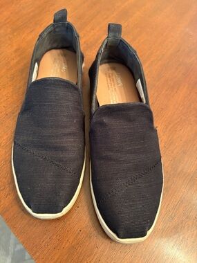 Toms Classic Canvas Slip-On Loafers